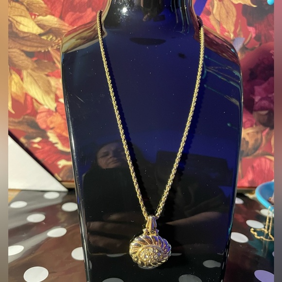 Givenchy Vintage 16” Gold Tone Necklace - Stamped - gorgeous piece !! - Picture 1 of 7
